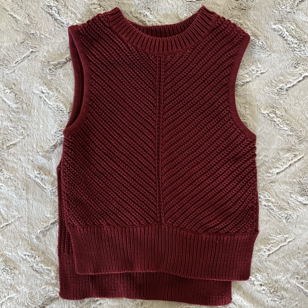 LLBean Signature Chunky Cotton Cable Knit Sleeveless Vest in Burgundy